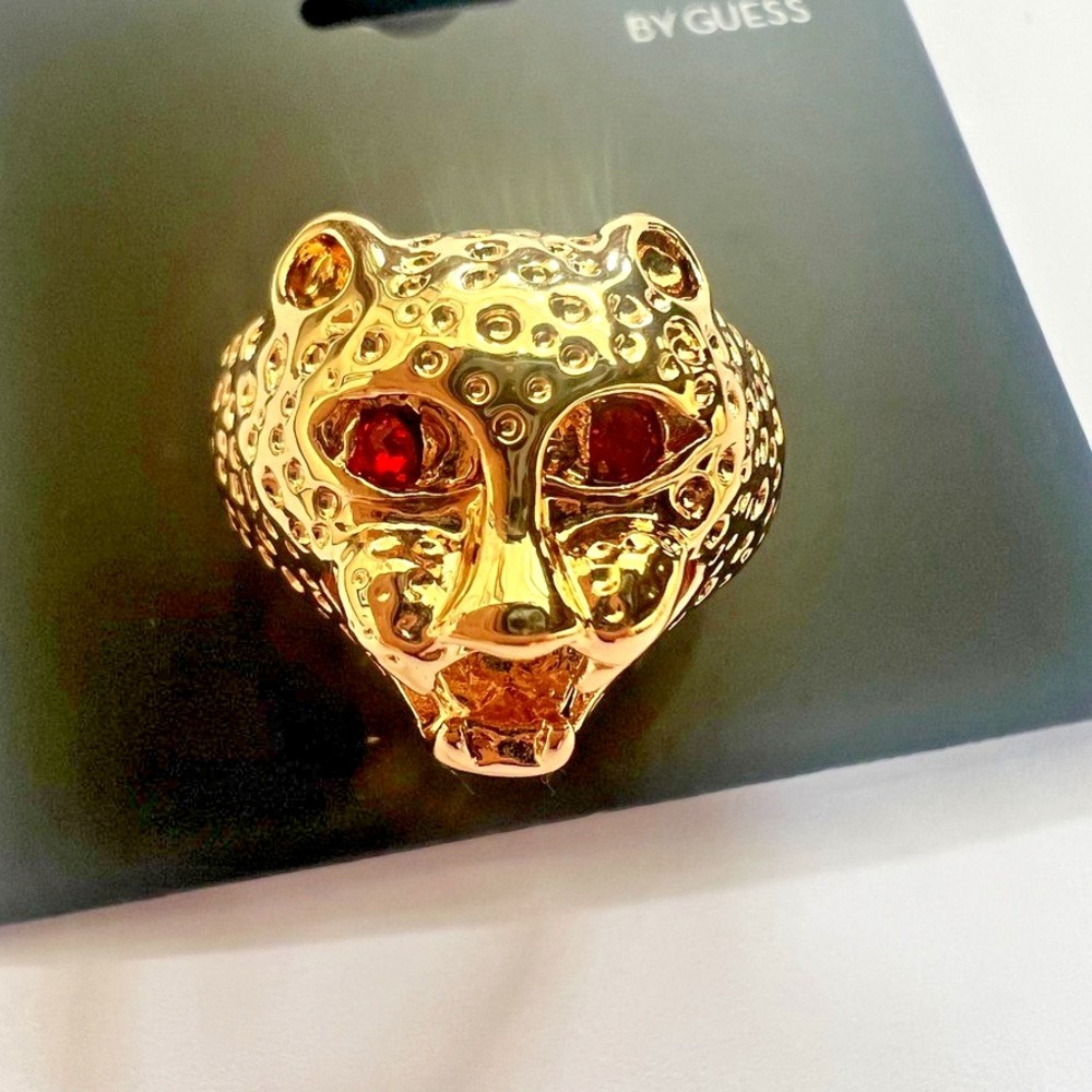 G by Guess Red Eye Jaguar Ring Size 11‎